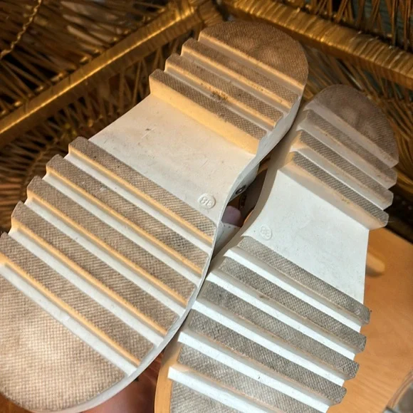 Vince Camuto White Leather Sandals with Gold Hardware - Picture 3 of 3